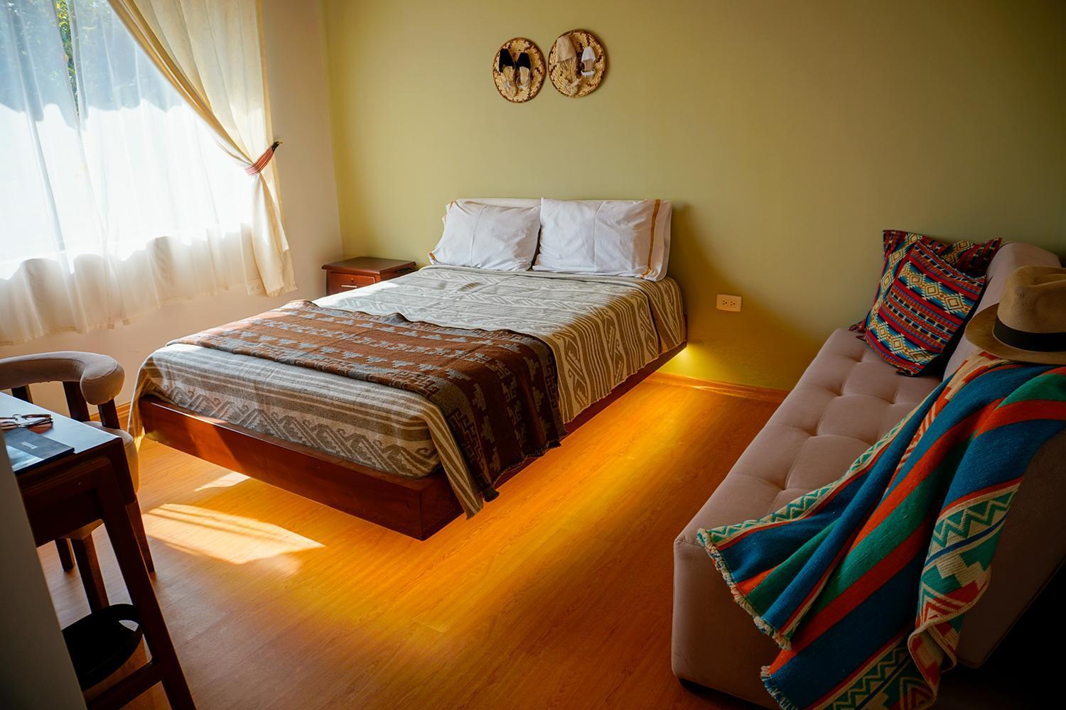 Laguna De Cuicocha Lodge *
