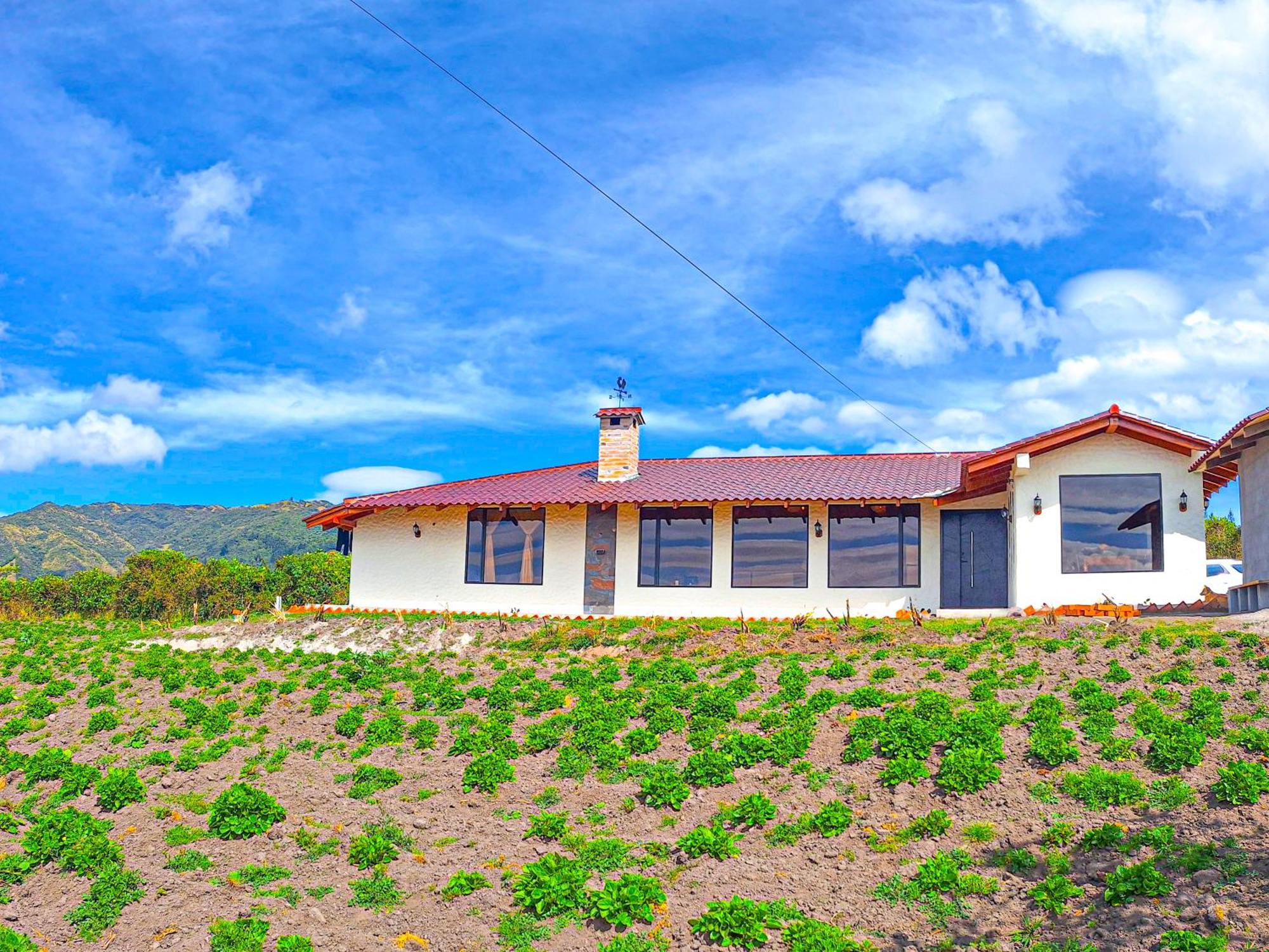 Laguna De Cuicocha *